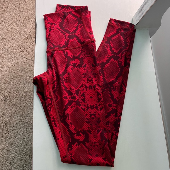 Lululemon wunder under hi-rise ziggysnake print. Color: Ride tide cranberry - Picture 12 of 16